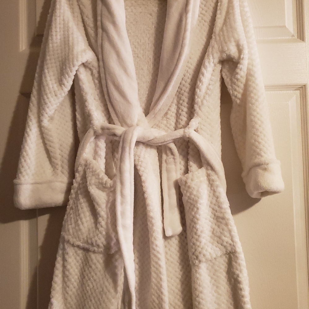 Ulta minky robe - Picture 3 of 4